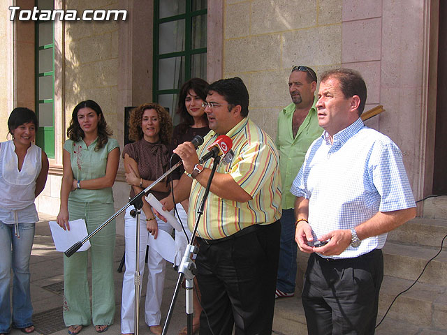 AUTORIDADES LOCALES Y EL SERVICIO MUNICIPAL DE ATENCIÓN A ENFERMOS MENTALES CELEBRAN EL DIA MUNDIAL DE ESTA PATOLOGÍA - 3