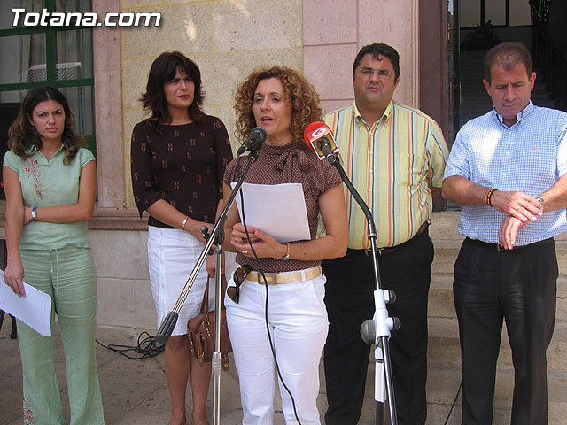 AUTORIDADES LOCALES Y EL SERVICIO MUNICIPAL DE ATENCIÓN A ENFERMOS MENTALES CELEBRAN EL DIA MUNDIAL DE ESTA PATOLOGÍA - 10