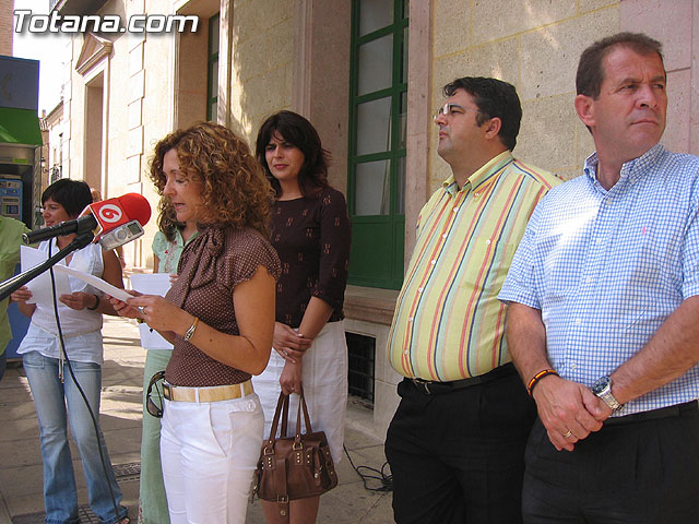 AUTORIDADES LOCALES Y EL SERVICIO MUNICIPAL DE ATENCIÓN A ENFERMOS MENTALES CELEBRAN EL DIA MUNDIAL DE ESTA PATOLOGÍA - 11