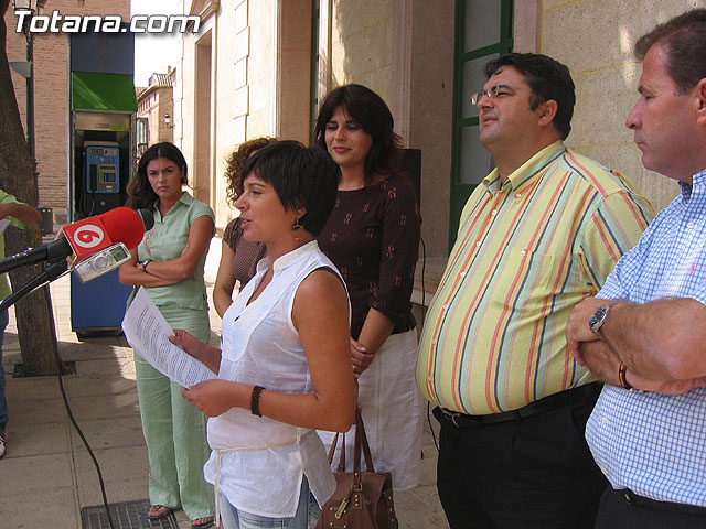 AUTORIDADES LOCALES Y EL SERVICIO MUNICIPAL DE ATENCIÓN A ENFERMOS MENTALES CELEBRAN EL DIA MUNDIAL DE ESTA PATOLOGÍA - 15