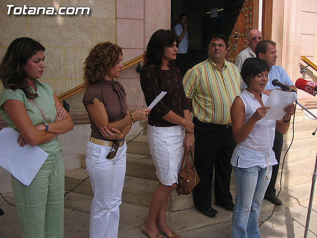 AUTORIDADES LOCALES Y EL SERVICIO MUNICIPAL DE ATENCIÓN A ENFERMOS MENTALES CELEBRAN EL DIA MUNDIAL DE ESTA PATOLOGÍA - 16