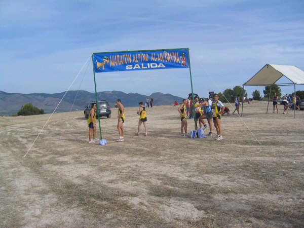 ATLETAS DEL C.A.TOTANA-ÓPTICA SANTA EULALIA PARTICIPARON EN LA I MEDIA MARATÓN ALPINA AL-MUDAYNA - 6