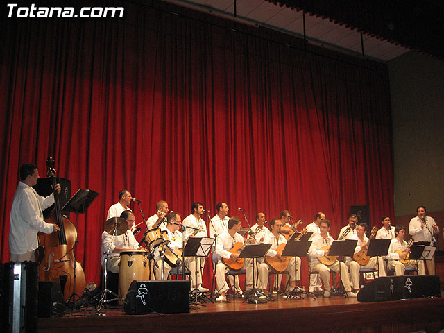 CONTINÚA EL PROGRAMA OTOÑO CULTURAL 2006 CON LA ACTUACIÓN DEL GRUPO JUBÓN Y TROVA, QUE PRESENTÓ SU DISCO MI TIERRA ES MURCIA - 12