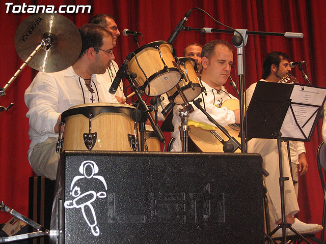 CONTINÚA EL PROGRAMA OTOÑO CULTURAL 2006 CON LA ACTUACIÓN DEL GRUPO JUBÓN Y TROVA, QUE PRESENTÓ SU DISCO MI TIERRA ES MURCIA - 20