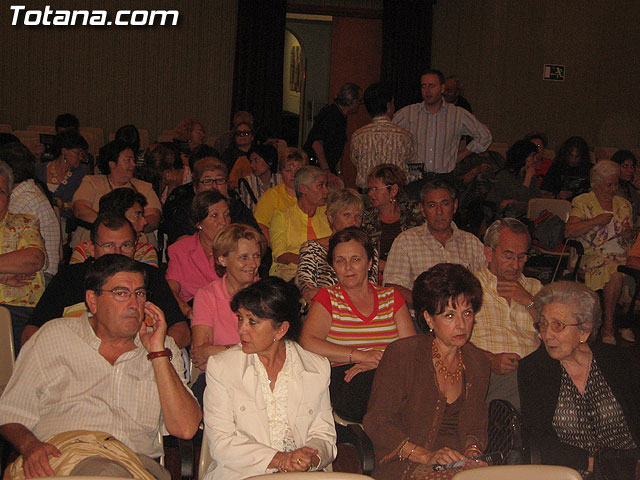 NUMEROSAS PERSONAS ASISTEN A LA OBRA DE TEATRO CACHAI? EN EL CENTRO SOCIOCULTURAL LA CARCEL - 2 NUMEROSAS PERSONAS ASISTEN A LA OBRA DE TEATRO CACHAI? EN EL CENTRO SOCIOCULTURAL LA CARCEL - 2