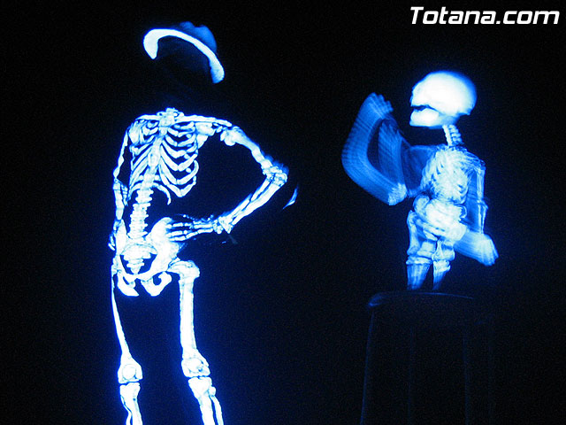 NUMEROSAS PERSONAS ASISTEN A LA OBRA DE TEATRO CACHAI? EN EL CENTRO SOCIOCULTURAL LA CARCEL - 12 NUMEROSAS PERSONAS ASISTEN A LA OBRA DE TEATRO CACHAI? EN EL CENTRO SOCIOCULTURAL LA CARCEL - 12