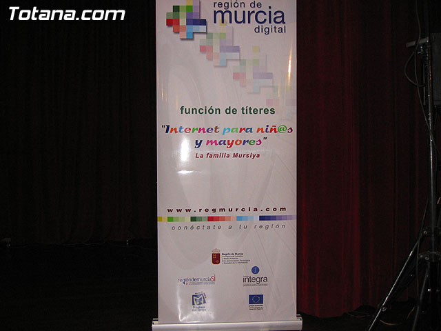 LA OBRA DE TÍTERES SOBRE EL USO DE INTERNET PARA NIÑOS Y MAYORES TUVO LUGAR EN EL CENTRO SOCIOCULTURAL “LA CÁRCEL” - 5