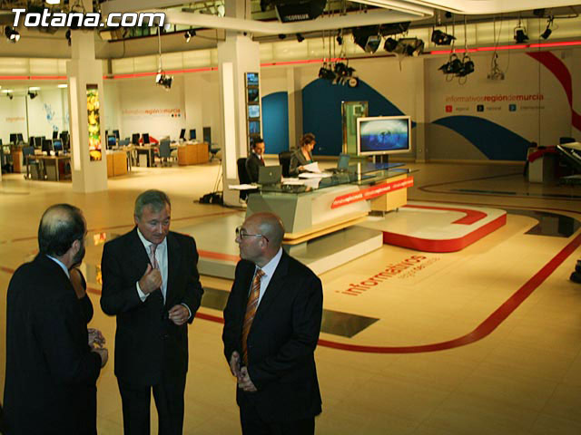 SE INAUGURA OFICIALMENTE LA NUEVA TELEVISIÓN AUTONÓMICA DE LA REGIÓN DE MURCIA LA 7 - 11