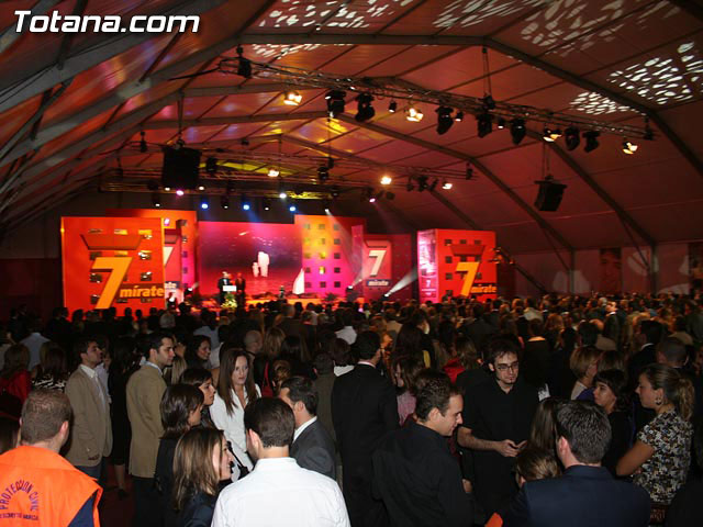 SE INAUGURA OFICIALMENTE LA NUEVA TELEVISIÓN AUTONÓMICA DE LA REGIÓN DE MURCIA LA 7 - 25