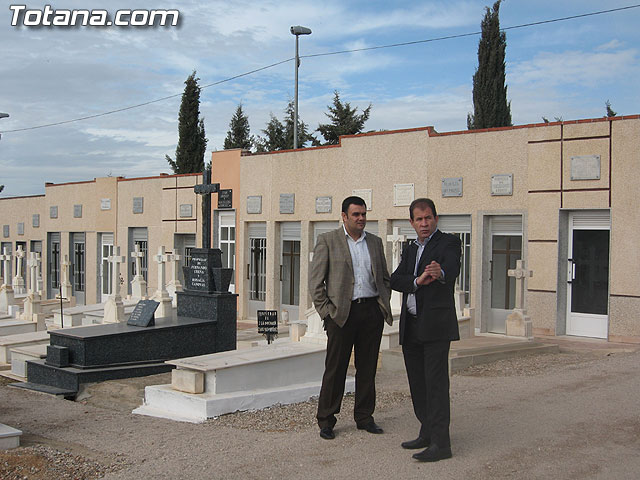 SE INVIERTE EN LOS LTIMOS MESES UNOS 600.000 EUROS EN LAS OBRAS DE MEJORA Y ACONDICIONAMIENTO EN EL CEMENTERIO MUNICIPAL NUESTRA SEORA DEL CARMEN - 24