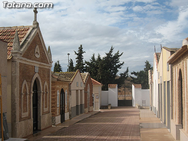 SE INVIERTE EN LOS LTIMOS MESES UNOS 600.000 EUROS EN LAS OBRAS DE MEJORA Y ACONDICIONAMIENTO EN EL CEMENTERIO MUNICIPAL NUESTRA SEORA DEL CARMEN - 27