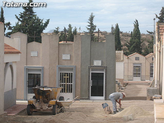 SE INVIERTE EN LOS LTIMOS MESES UNOS 600.000 EUROS EN LAS OBRAS DE MEJORA Y ACONDICIONAMIENTO EN EL CEMENTERIO MUNICIPAL NUESTRA SEORA DEL CARMEN - 31