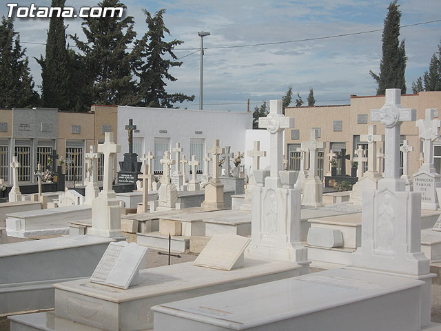 SE INVIERTE EN LOS ÚLTIMOS MESES UNOS 600.000 EUROS EN LAS OBRAS DE MEJORA Y ACONDICIONAMIENTO EN EL CEMENTERIO MUNICIPAL “NUESTRA SEÑORA DEL CARMEN” - 32