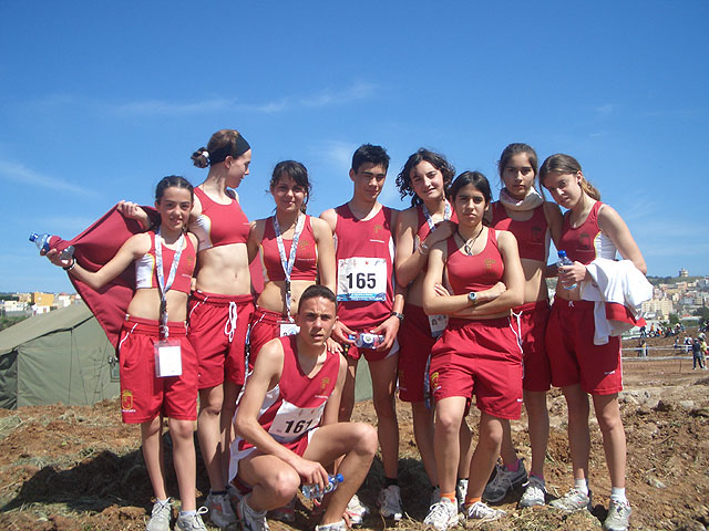 TOTANA.COM PATROCINA AL JOVEN ATLETA TOTANERO ANDRÉS MARTÍNEZ - 13