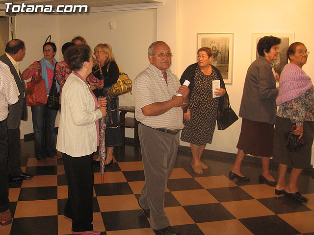 SE INAUGURA LA EXPOSICIN DE FOTOGRAFAS LA MUJER ENTRE SIGLOS (1896/1916) DEL TOTANERO FERNANDO NAVARRO QUE PUEDE SER VISITADA EN LA SALA MUNICIPAL GREGORIO CEBRIN HASTA EL 19 DE NOVIEMBRE - 10