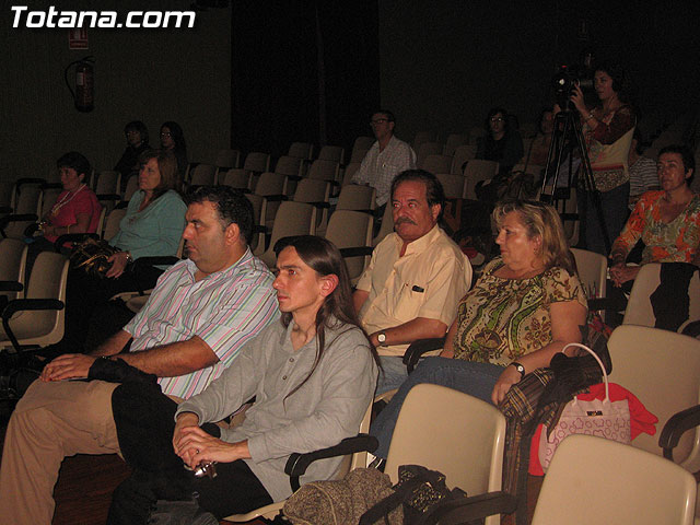 EL TEATRO DEL CENTRO SOCIOCULTURAL LA CÁRCEL ACOGIÓ UN RECITAL DE POESÍA DE CAJA DE SEMILLAS. - 3