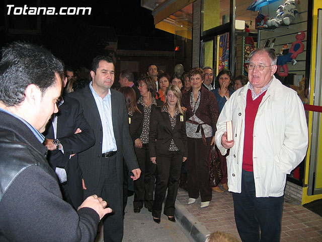 SE INAUGURA LA NUEVA SECCIN DE PIROTECNIA RECREATIVA DE LA TIENDA CARAMELOS - 41