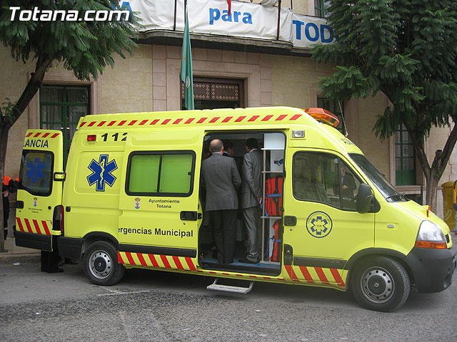 TOTANA CUENTA DESDE HOY CON UNA NUEVA AMBULANCIA PARA ATENDER LAS URGENCIAS DEL MUNICIPIO (2006) - 10