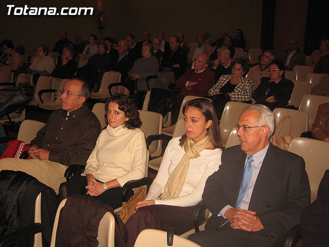 SE PRESENTA EL LIBRO DEL PROFESOR VICENTE BERZAL 