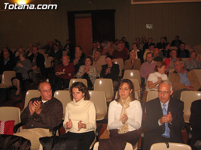 SE PRESENTA EL LIBRO DEL PROFESOR VICENTE BERZAL 