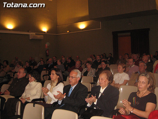 SE PRESENTA EL LIBRO DEL PROFESOR VICENTE BERZAL 