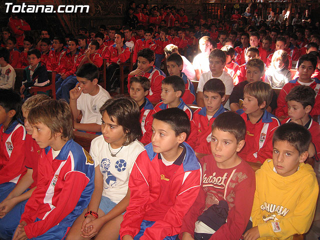 LA ESCUELA DEPORTIVA MUNICIPAL DE FÚTBOL DE TOTANA REALIZÓ UNA OFRENDA FLORAL A LA PATRONA SANTA EULALIA DE MÉRIDA - 1