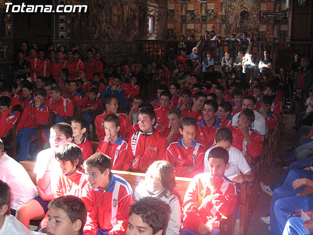 LA ESCUELA DEPORTIVA MUNICIPAL DE FTBOL DE TOTANA REALIZ UNA OFRENDA FLORAL A LA PATRONA SANTA EULALIA DE MRIDA - 15