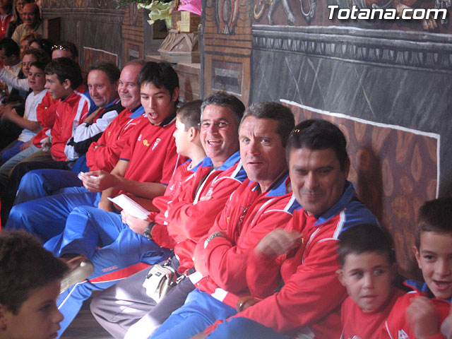 LA ESCUELA DEPORTIVA MUNICIPAL DE FTBOL DE TOTANA REALIZ UNA OFRENDA FLORAL A LA PATRONA SANTA EULALIA DE MRIDA - 19