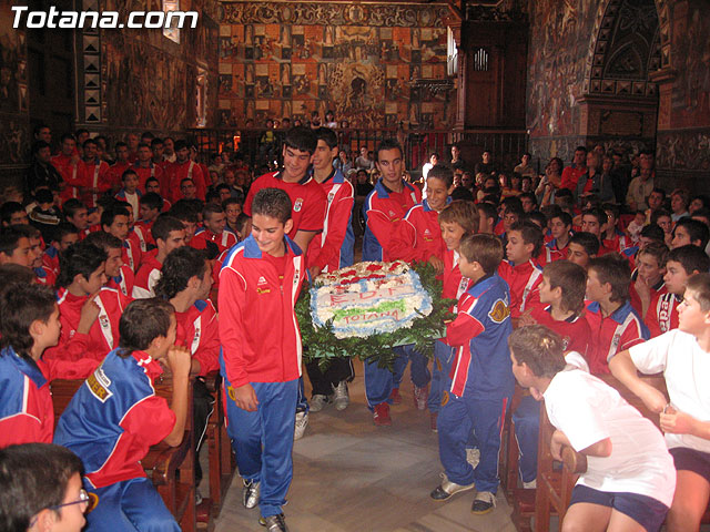 LA ESCUELA DEPORTIVA MUNICIPAL DE FTBOL DE TOTANA REALIZ UNA OFRENDA FLORAL A LA PATRONA SANTA EULALIA DE MRIDA - 34