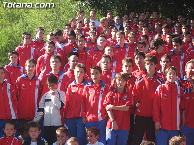 LA ESCUELA DEPORTIVA MUNICIPAL DE FTBOL DE TOTANA REALIZ UNA OFRENDA FLORAL A LA PATRONA SANTA EULALIA DE MRIDA - 49