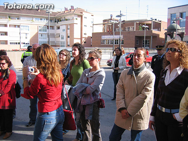 LECTURA MANIFIESTO CON MOTIVO DEL DÍA INTERNACIONAL CONTRA LA VIOLENCIA DE GÉNERO - 13
