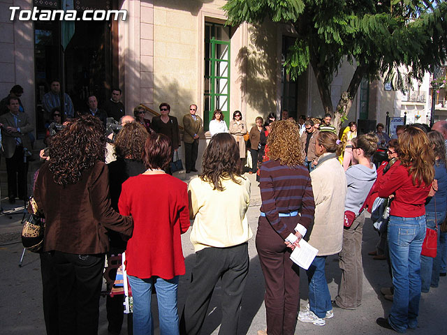 LECTURA MANIFIESTO CON MOTIVO DEL DA INTERNACIONAL CONTRA LA VIOLENCIA DE GNERO - 16