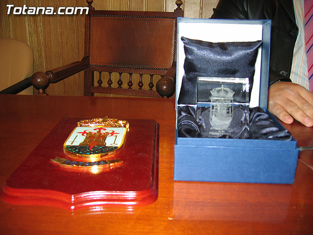 EL PRIMER TENIENTE DE ALCALDE REALIZA UNA RECEPCIÓN INSTITUCIONAL AL REPRESENTANTE DE LA INMIGRACION BOLIVIANA EN EL SENADO Y PARLAMENTO - 1