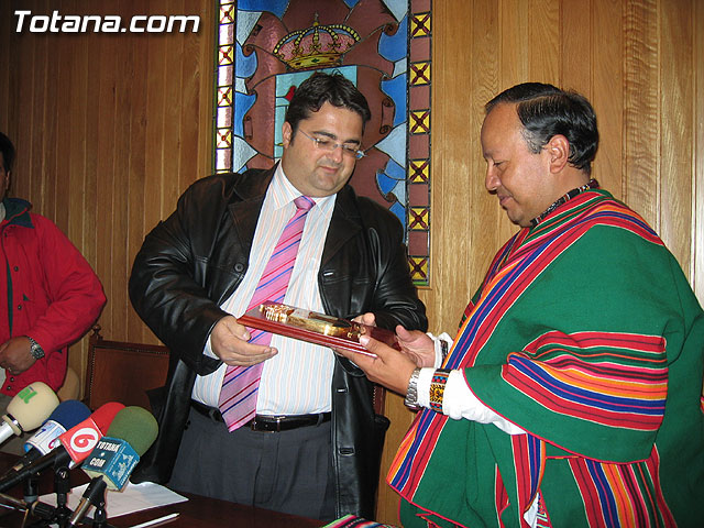 EL PRIMER TENIENTE DE ALCALDE REALIZA UNA RECEPCIÓN INSTITUCIONAL AL REPRESENTANTE DE LA INMIGRACION BOLIVIANA EN EL SENADO Y PARLAMENTO - 6