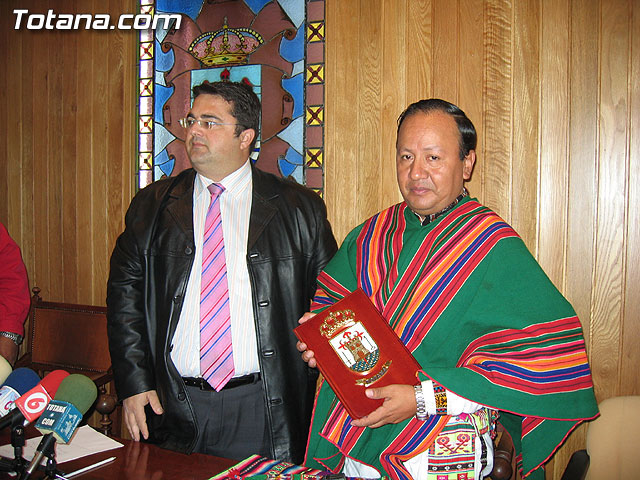 EL PRIMER TENIENTE DE ALCALDE REALIZA UNA RECEPCIÓN INSTITUCIONAL AL REPRESENTANTE DE LA INMIGRACION BOLIVIANA EN EL SENADO Y PARLAMENTO - 7