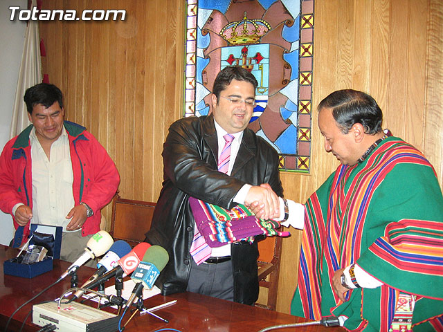 EL PRIMER TENIENTE DE ALCALDE REALIZA UNA RECEPCIÓN INSTITUCIONAL AL REPRESENTANTE DE LA INMIGRACION BOLIVIANA EN EL SENADO Y PARLAMENTO - 10