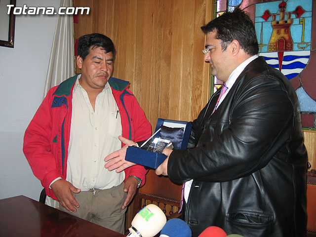 EL PRIMER TENIENTE DE ALCALDE REALIZA UNA RECEPCIÓN INSTITUCIONAL AL REPRESENTANTE DE LA INMIGRACION BOLIVIANA EN EL SENADO Y PARLAMENTO - 8