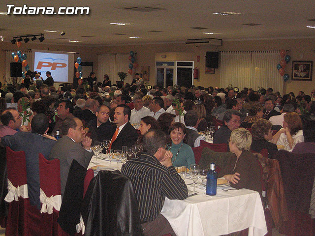 VALCÁRCEL APOYA LA GESTIÓN DEL GOBIERNO MUNICIPAL ANTE CASI 600 PERSONAS EN UN ACTO POLÍTICO CON MILITANTES Y REPRESENTANTES SOCIEDAD TOTANERA - 23