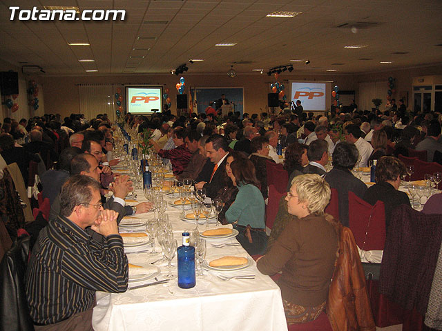 VALCÁRCEL APOYA LA GESTIÓN DEL GOBIERNO MUNICIPAL ANTE CASI 600 PERSONAS EN UN ACTO POLÍTICO CON MILITANTES Y REPRESENTANTES SOCIEDAD TOTANERA - 24