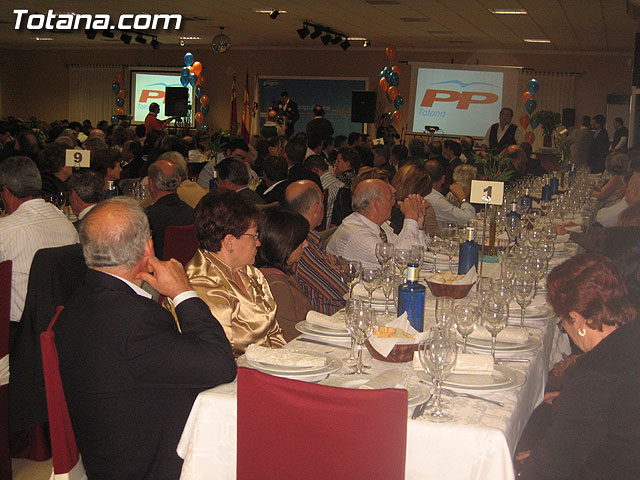 VALCÁRCEL APOYA LA GESTIÓN DEL GOBIERNO MUNICIPAL ANTE CASI 600 PERSONAS EN UN ACTO POLÍTICO CON MILITANTES Y REPRESENTANTES SOCIEDAD TOTANERA - 27