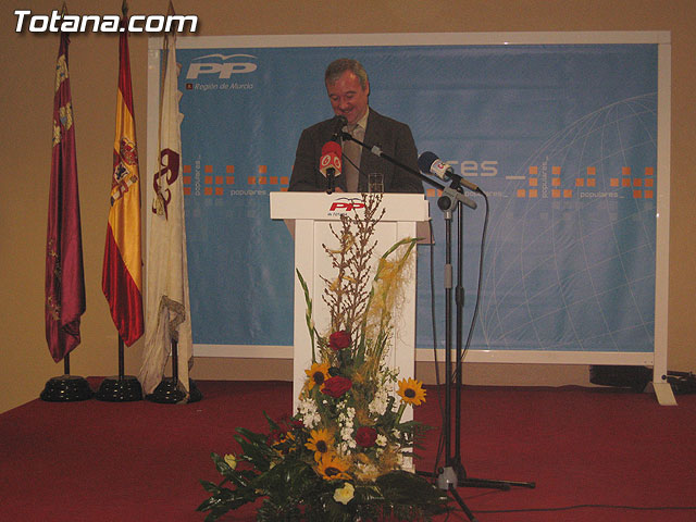 VALCÁRCEL APOYA LA GESTIÓN DEL GOBIERNO MUNICIPAL ANTE CASI 600 PERSONAS EN UN ACTO POLÍTICO CON MILITANTES Y REPRESENTANTES SOCIEDAD TOTANERA - 36