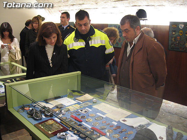 TOTANA.COM Y LA POLICÍA LOCAL DE TOTANA ASISTEN AL ACTO DE INAUGURACIÓN DE LA I EXPOSICIÓN DE MATERIAL POLICIAL DE LA POLICÍA LOCAL DE CIEZA - 15