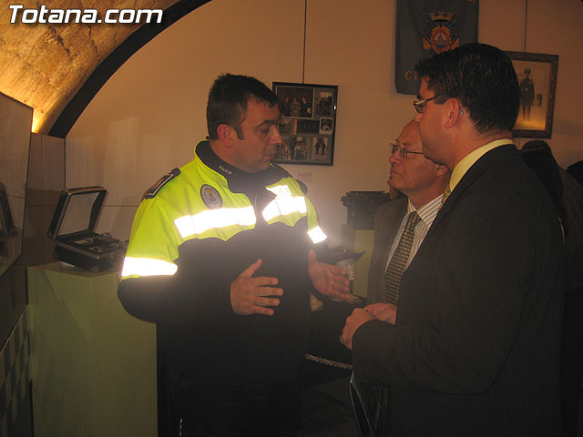 TOTANA.COM Y LA POLICÍA LOCAL DE TOTANA ASISTEN AL ACTO DE INAUGURACIÓN DE LA I EXPOSICIÓN DE MATERIAL POLICIAL DE LA POLICÍA LOCAL DE CIEZA - 33