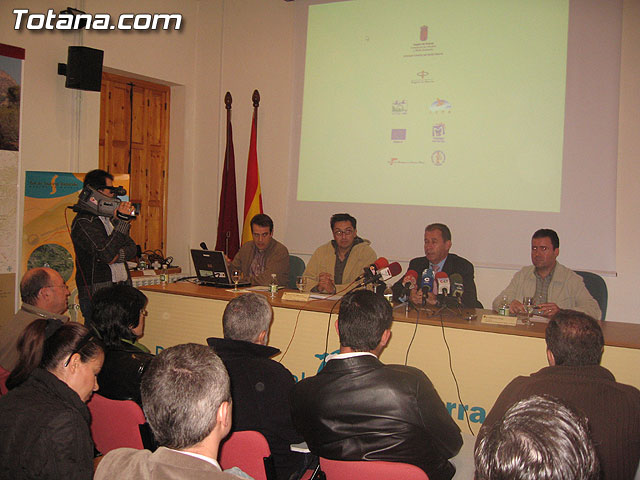 LOS AMANTES DE LA NATURALEZA YA DISPONEN DE NUEVAS RUTAS ACONDICIONADAS EN LOS 11 SENDEROS NATURALES DEL PARQUE REGIONAL SIERRA ESPUÑA - 6 LOS AMANTES DE LA NATURALEZA YA DISPONEN DE NUEVAS RUTAS ACONDICIONADAS EN LOS 11 SENDEROS NATURALES DEL PARQUE REGIONAL SIERRA ESPUÑA - 6