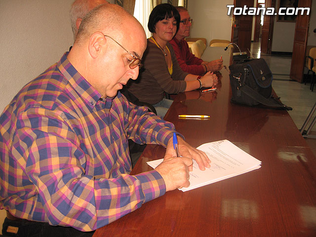 EL AYUNTAMIENTO SUSCRIBE UN CONVENIO CON LOS VECINOS PROPIETARIOS PARA EL ARREGLO DE LOS CAMINOS RURALES DEL “SANTOS” Y “LÁZARO” - 6