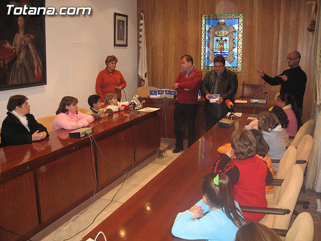 SE ENTREGAN LOS PREMIOS DEL CONCURSO DE DIBUJO QUE ES PARA TI UN VOLUNTARIO ORGANIZADO POR LA CONCEJALA DE PARTICIPACIN CIUDADANA DENTRO DEL PROYECTO VOLUNTARIOS POR TOTANA - 10