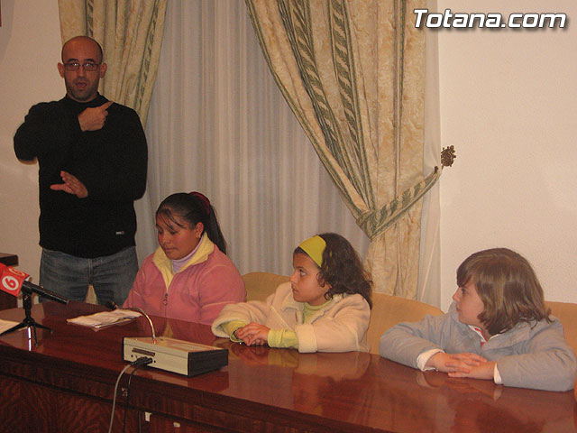 SE ENTREGAN LOS PREMIOS DEL CONCURSO DE DIBUJO QUE ES PARA TI UN VOLUNTARIO ORGANIZADO POR LA CONCEJALA DE PARTICIPACIN CIUDADANA DENTRO DEL PROYECTO VOLUNTARIOS POR TOTANA - 4