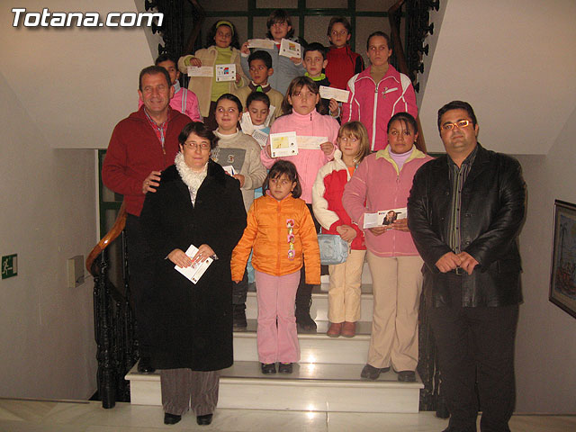 SE ENTREGAN LOS PREMIOS DEL CONCURSO DE DIBUJO QUE ES PARA TI UN VOLUNTARIO ORGANIZADO POR LA CONCEJALA DE PARTICIPACIN CIUDADANA DENTRO DEL PROYECTO VOLUNTARIOS POR TOTANA - 24