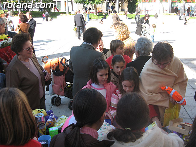 EL MOVIMIENTO JUNIOR Y EL COLECTIVO EL CANDIL ORGANIZARON UN MERCADILLO SOLIDARIO EL PASADO DOMINGO 17 DE DICIEMBRE - 4
