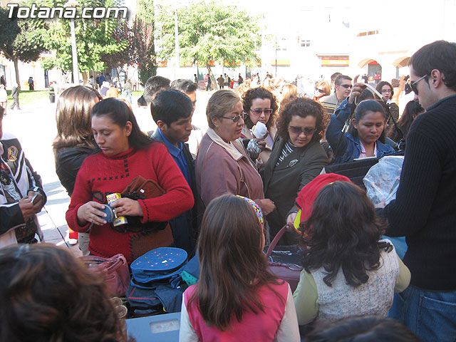 EL MOVIMIENTO JUNIOR Y EL COLECTIVO EL CANDIL ORGANIZARON UN MERCADILLO SOLIDARIO EL PASADO DOMINGO 17 DE DICIEMBRE - 9